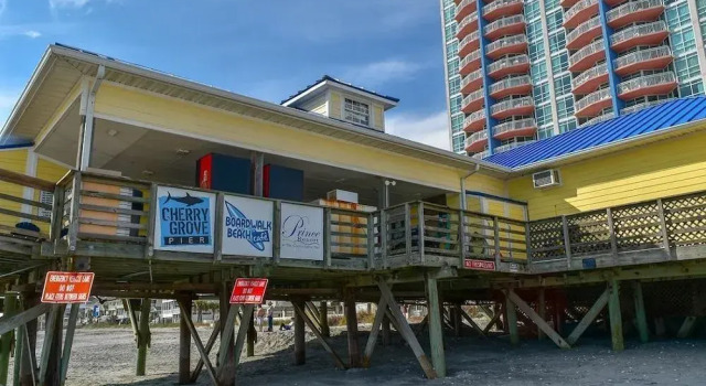Bubba Breeze House 413 - 4 Br Home, Забронировать Отель Отели Норт-Миртл-Бич с парковкой, рядом с Заповедник Расселл-Берджесс-Костал, Парковка