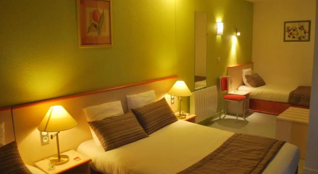 Четырёхместный номер Standard Hotel Tambourin