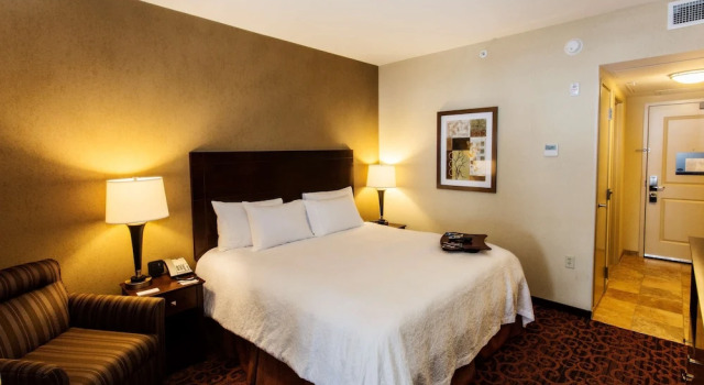 Двухместный номер Standard с видом на бассейн Hampton Inn Marquette-Waterfront