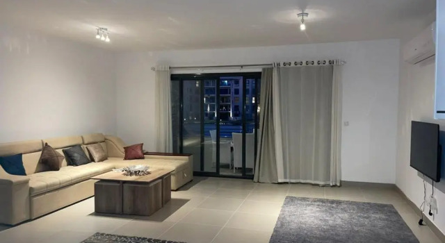 marina marassi 3 bedrooms, Boek Appartement Hotels in North Coast met parkeren, Parkeren