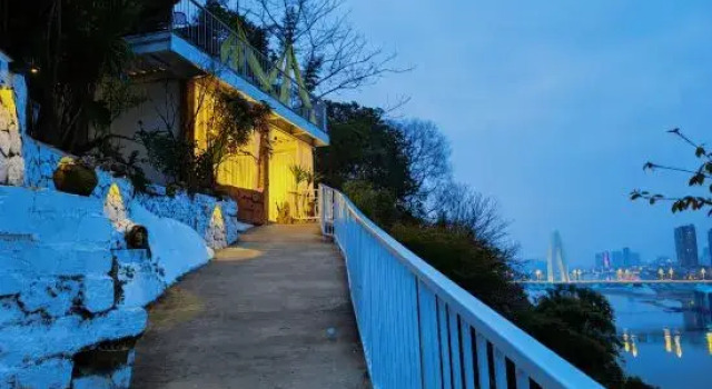 Mohuayue Bailinju Boutique Hostel, Book Hostel / Vandrerhjem Hostels i Sichuan, Hostel / Vandrerhjem