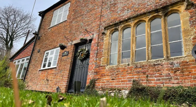 Beautiful 2bed Cottage in Knowle St Giles nr Chard, Varaa Lomakoti Mökit kohteessa Merseyside, Mökki