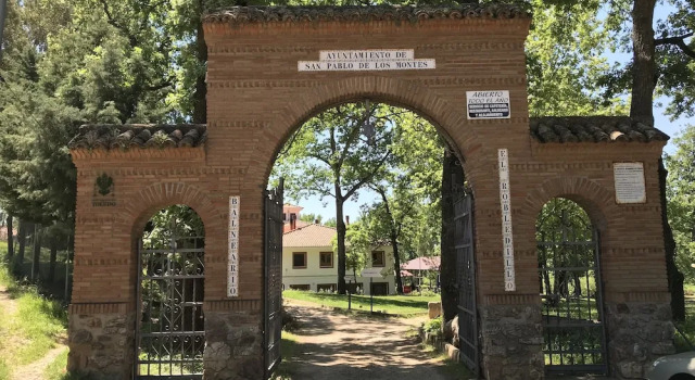 Complejo Turistico Baños del Robledillo
