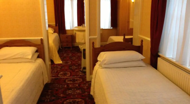 Семейный номер Standard Balmoral House Hotel