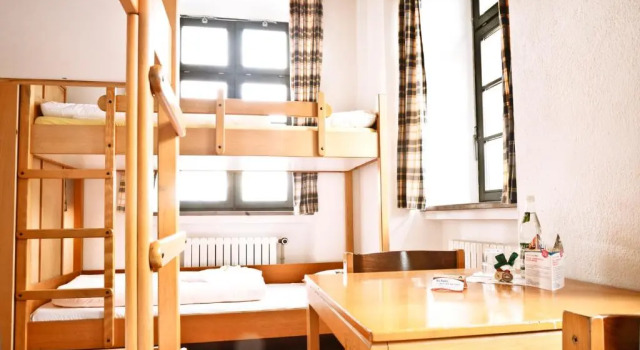 Кровать в общем номере (мужской номер) Youth Hostel Würzburg