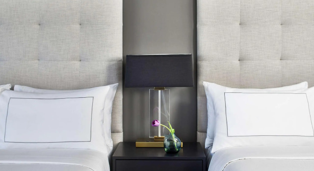 Четырёхместный номер Standard Cumberland House Knoxville, Tapestry Collection by Hilton