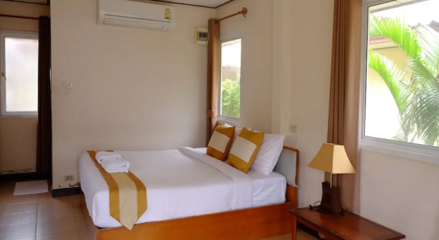 Бунгало с балконом Fah Talay Resort
