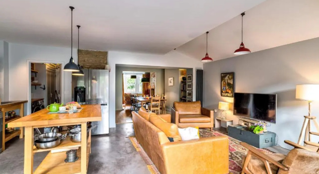 Spacious and elegant Oxford House, Забронировать Отель Отели Котсуолда с парковкой, Парковка