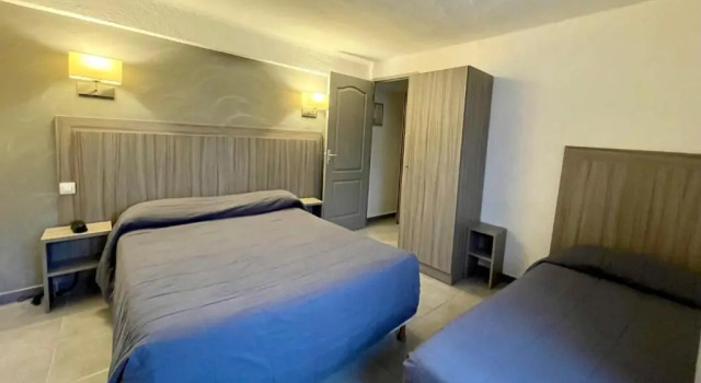 Номер Economy Hotel Les Palmiers En Camargue