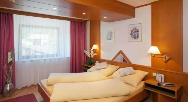 Landhaus Aggenstein, Rezerwuj Dom wakacyjny Hotele w Tyrol z parkingiem, Parking