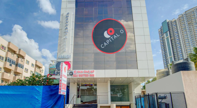 Capital O 19360 Sai Suites Inn, Забронировать Отель Бангалор штат Карнатака, рядом с White Orchid Bangalore