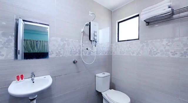 Люкс OYO 1136 PD Star Hotel