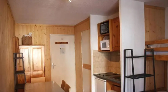 This studio of about 25m2 is quite, on the first floor Holiday home 1, Забронировать Отель Сен-Мартен-де-Бельвиль Три Долины