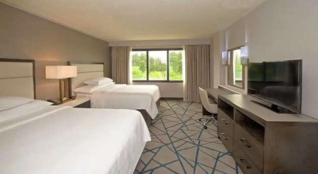 Четырёхместный люкс с 2 комнатами Embassy Suites by Hilton Portland Tigard