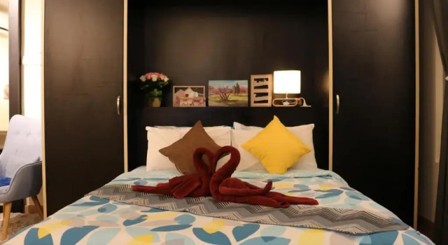 Люкс с балконом MLH Premier Suites @ Saville Cheras