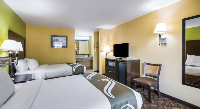 Quality Inn Fredericksburg-Central Park Area, Забронировать Отель Фредериксберг Виргиния, рядом с Splitsville Luxury Lanes and Dinner Lounge