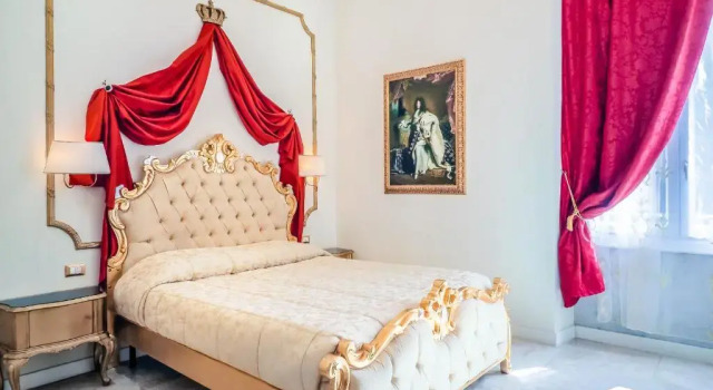 Люкс LOpera Rooms & Suite