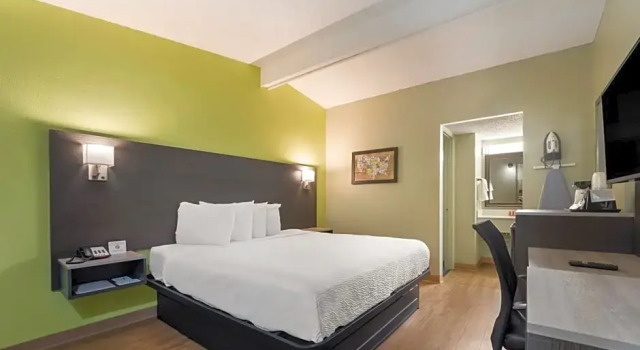Двухместный номер Standard с видом на бассейн SureStay Hotel by Best Western Columbus Downtown