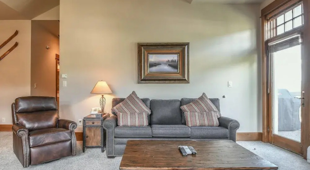 Lone Eagle 3051 by SummitCove Vacation Lodging, Забронировать Апартаменты/квартира Отели Roosevelt National Forest с парковкой, Парковка