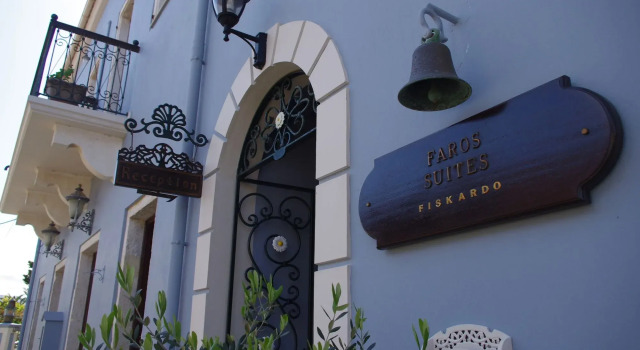 Faros Suites, Забронировать Отель Фискардо Кефалония, рядом с Пляж Фоки