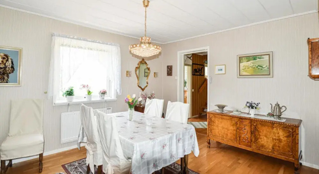 Cozy Home In Vänersborg With Wifi, Book Hotel  