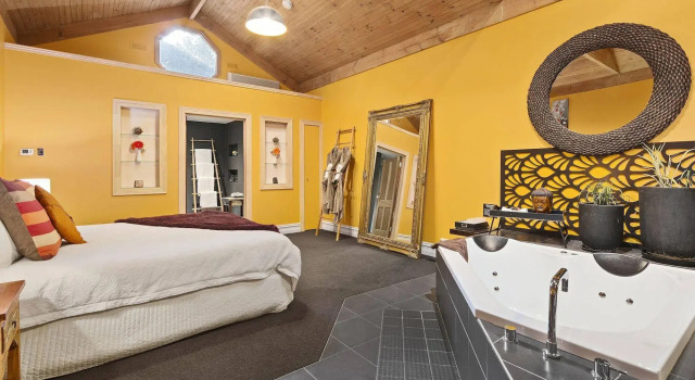 Linden Gardens Rainforest Retreat, Rezerwuj Hotel Hotele w Dandenong Ranges z parkingiem, Parking