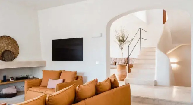 Villa Alaro, Book Villa  
