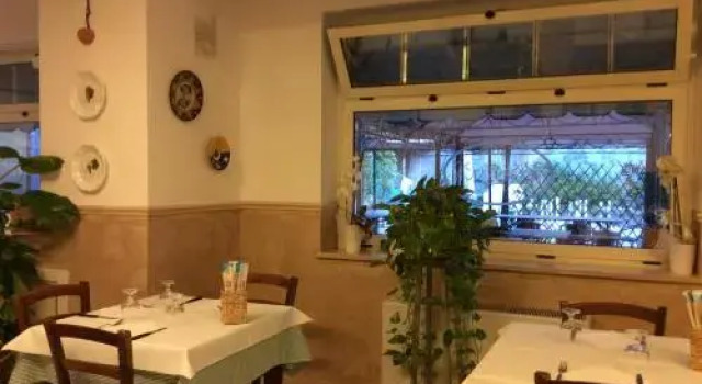 Passeggeri Club House, Prenota Hotel Cassine 