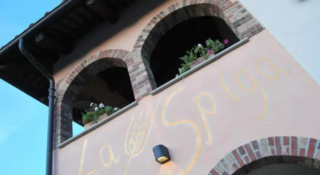 Hotel Ristorante La Spiga, Varaa Hotelli Cherasco Langhe