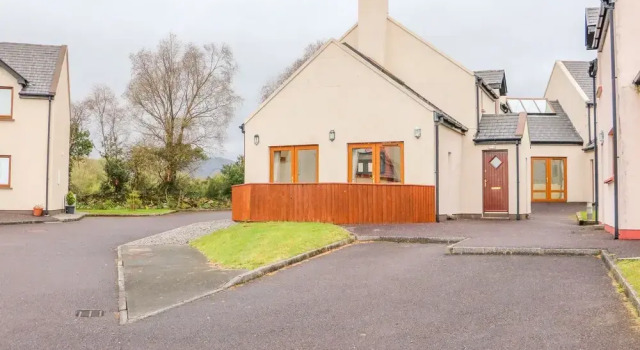 5 Sneem Leisure Village, Book Hotel Hotels in Kerry with Parking, Parking
