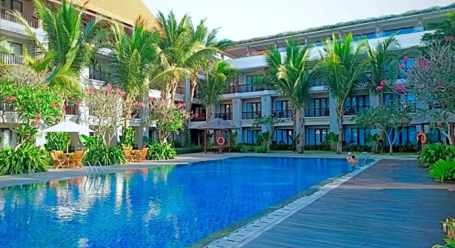 Двухместный номер Deluxe с видом на бассейн éL Hotel Royale Banyuwangi
