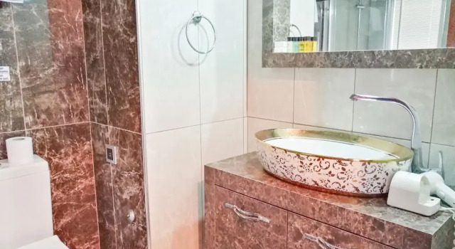 Трёхместный номер Standard с балконом и с видом на озеро Grand Nicea Hotel