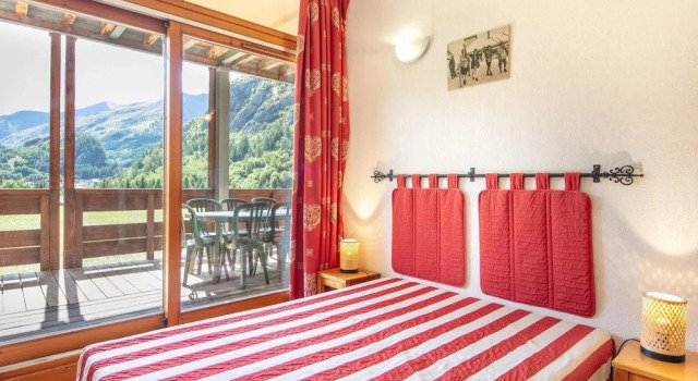 Spacious Stay Near Galibier