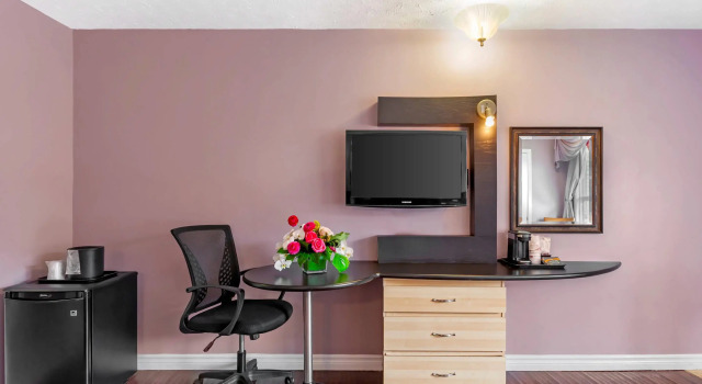 Двухместный номер Standard Quality Hotel Fallsview Cascade