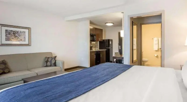 Четырёхместный люкс MainStay Suites Cartersville