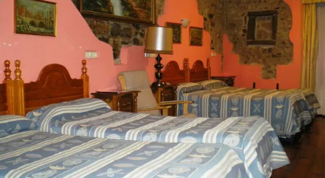 Четырёхместный номер Standard с балконом Hotel Mur