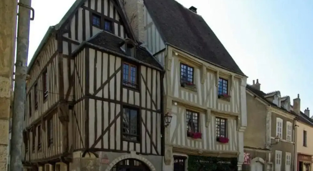 House With one Bedroom in Perrigny-sur-armançon, Rezervovat Hotel Perrigny-sur-Armancon Burgundsko