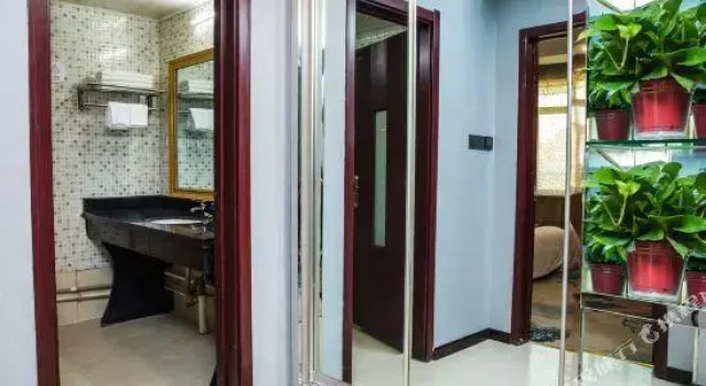 Люкс Deluxe Wan Jin Hotel