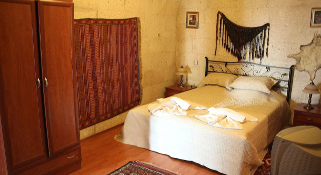 Oriental Cave Suites