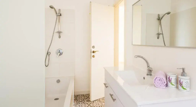 Апартаменты 4 Bedroom Apartment on the Beach