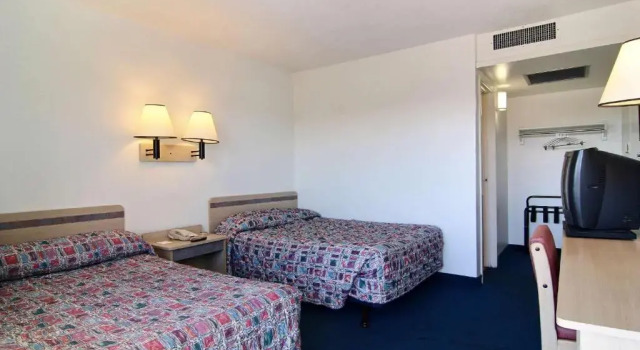 Четырёхместный номер Standard Motel 6-Farmington, NM