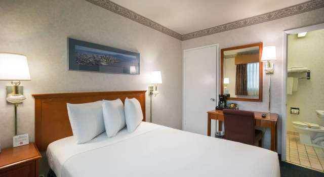 Nob Hill Motor Inn -Newly Updated Rooms, Забронировать Отель Отели Сан-Франциско с парковкой, рядом с Музей Рипли "Хотите верьте, хотите нет!", Парковка