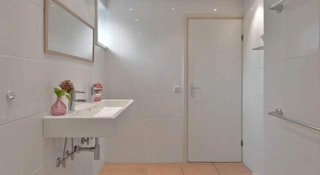 Бунгало Deluxe Detached Bungalow, Perfect for Water Sports and Nature Enthusiasts