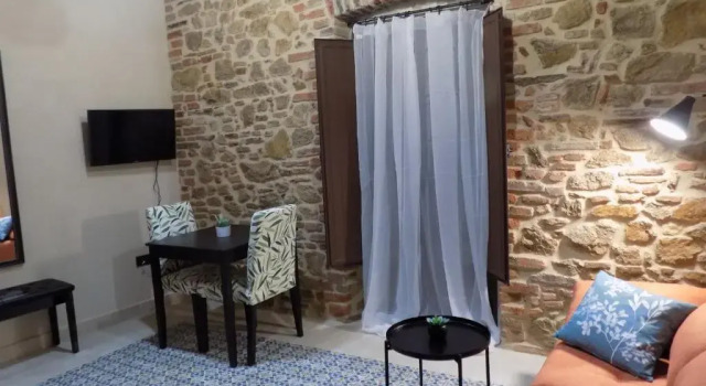 Студия с балконом Apartamentos Suite Puerta del Jerte