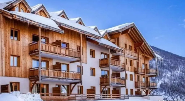 Appartement T2-5 couchages L'écrin des Orres 1800, Забронировать Апартаменты/квартира Отели Лез-Ор с парковкой, рядом с Горнолыжный подъемник Риу Сек, Парковка