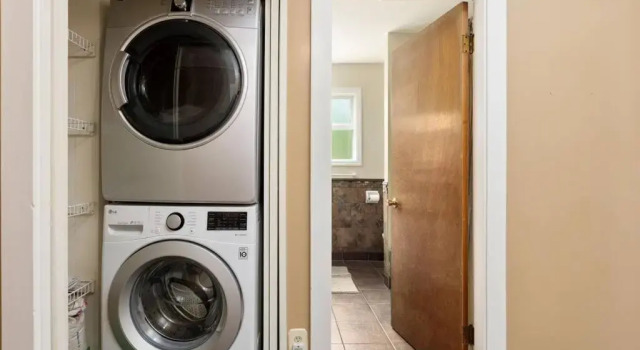 Gorgeous 7BDR 16 Guests Perfect For Your Family, Book Hotel Nanaimo 