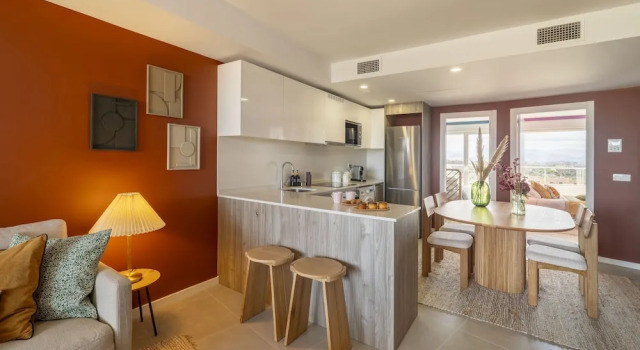 Апартаменты Deluxe Gran Canet 2BR - Sea Views, Pools & Gym