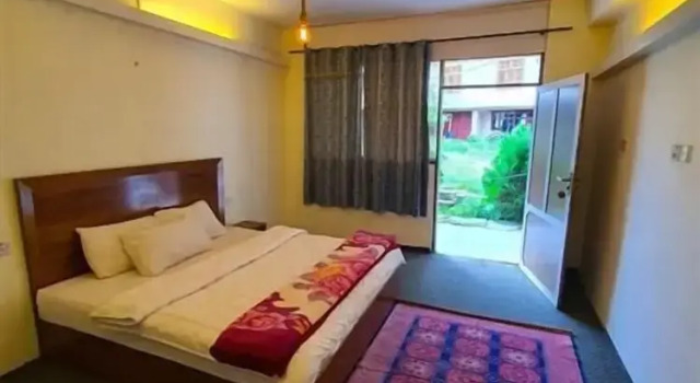 Mirza Hotel and Restaurant