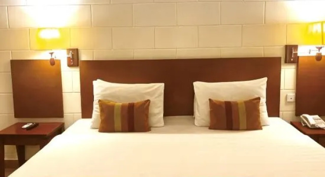 Номер Deluxe Hotel Mega Lestari