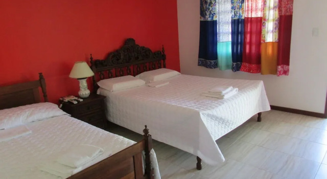 Семейный люкс с балконом Hotel Pousada Ipitanga IV